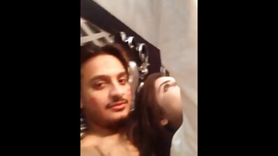 İki güzel kız ve erkekleri harika bir turk yesilcam sex eylem gerçekleştiriyor